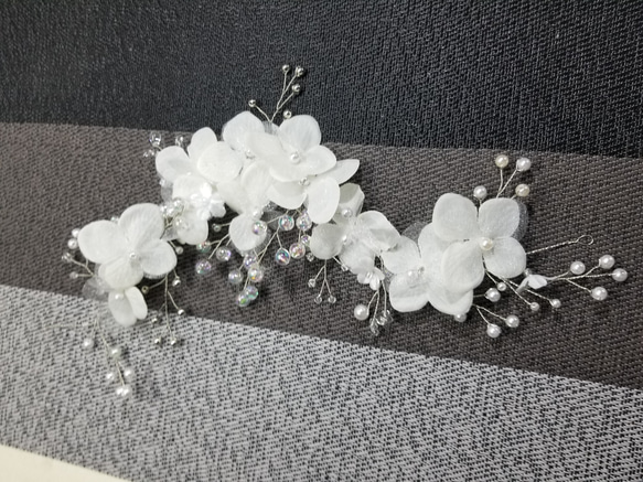 白い花の髪飾り 4枚目の画像