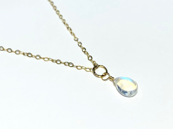 【天然石チャーム】レインボームーンストーン　M　ペアシェイプ　1個　ハンドメイド素材 2枚目の画像