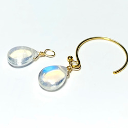 【天然石チャーム】レインボームーンストーン　M　ペアシェイプ　1個　ハンドメイド素材 4枚目の画像