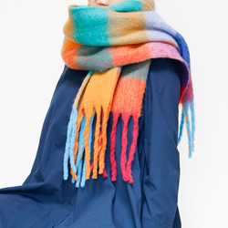 大人気のため再販！ ふわもこ素材のオーバーサイズドチェックマフラー ギフトにも ワントーンコーデのアクセントにも◎ 15枚目の画像