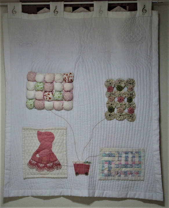 ☆パッチワークキルト：ウォールポケットPatchwork Quilt: Wall Pocket