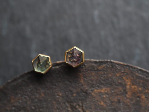 fluorite brass pierce (kangetsu) 2枚目の画像