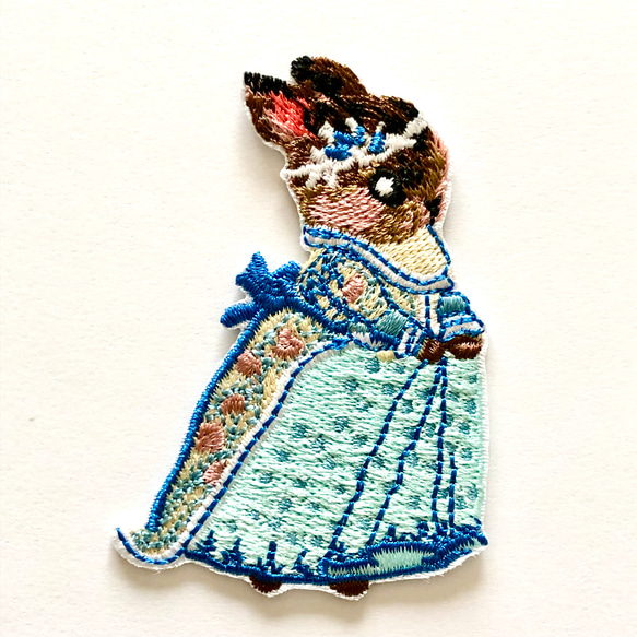 ワンダフルワールド　ダッフルコート　ジャケット　うさぎ　刺繍 刺繍ワッペン ドレスを着たうさぎ ワッペン・アップリケ w_moon