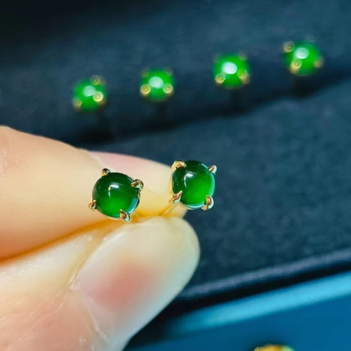 天然ヒスイ ミニサイズピアスk18 ピアス（スタッド・一粒） パール  