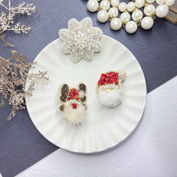 【ブローチ】サンタクロース／赤鼻トナカイ　ビーズ刺繍ブローチ　クリスマス 1枚目の画像