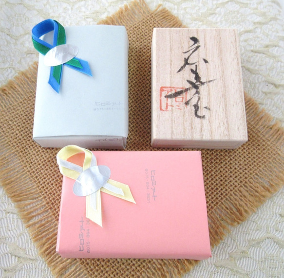 【再販】赤と黄のトンボピンバッチ（2匹）｜京七宝／純銀製 4枚目の画像