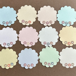 お花が付いた可愛いカード12枚(5.7cm)〜コメントカード 寄せ書き 色紙