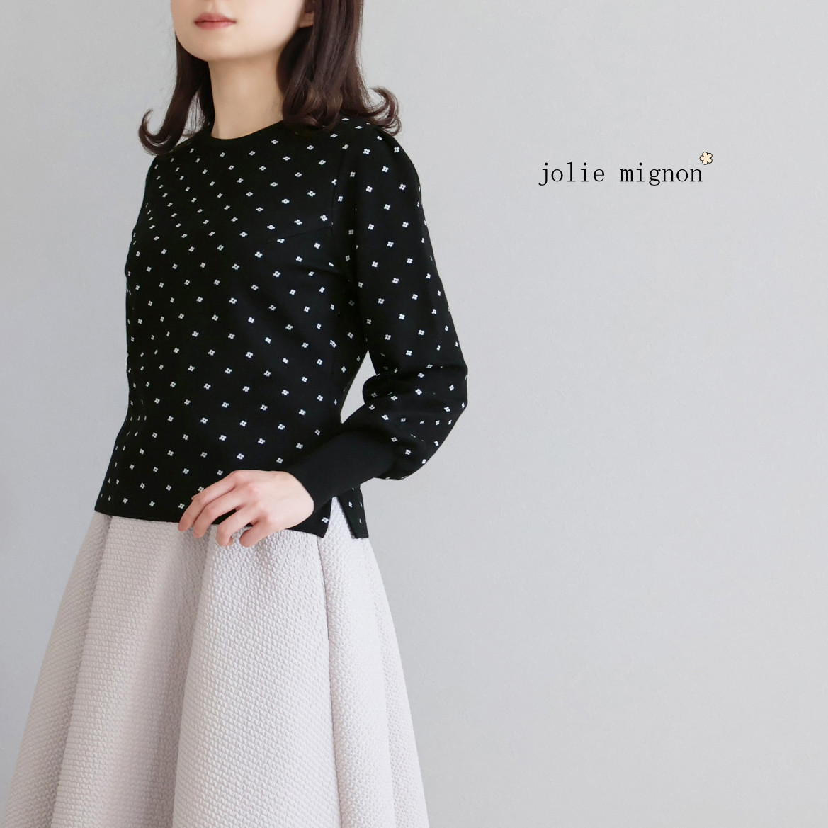 【暖かく優しい着心地◎】エアーウール 小花柄ジャガードプルオーバー【ブラック】