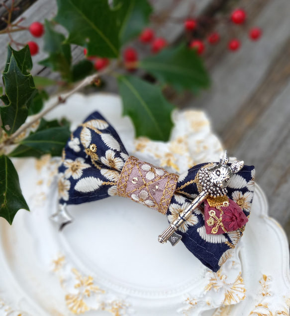 レジンヘアゴム　インド刺繍リボン　ベージュ　紫陽花　2連　綺麗個性的 大きなインド刺繍リボンのヘアゴム ヘアゴム lanterna luz 通販