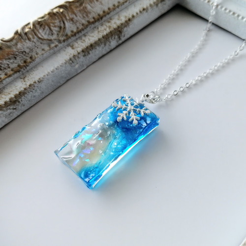 雪の結晶ネックレス / 海 / レジン / 波 / 水面 / クリスマス