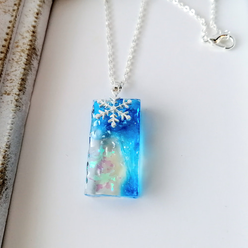 雪の結晶ネックレス / 海 / レジン / 波 / 水面 / クリスマス