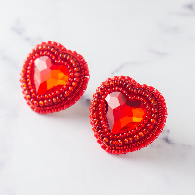 strassビジューハート・ピアス(イヤリング変更可)～ルージュレッド