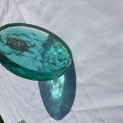 新色　インテリアアートブロック　円形　エメラルドグリーン水面のカメ　スケルトン海　レジンアート　波アート 9枚目の画像