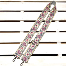 50mm太幅・斜め掛けショルダーストラップ★薄グレーベルト+生成り色のサテン風生地に藤色とピンクの花刺繍極太ショルダー 6枚目の画像