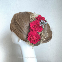 赤い薔薇とゴールドのカスミソウのヘッドドレス　ウエディング　ブライダル　結婚式　赤　薔薇　バラ　髪飾り　美女と野獣 2枚目の画像
