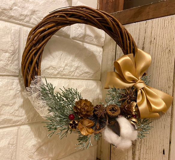 大人のゴールド ダブルリボンが主役のクリスマスリース アートフラワー
