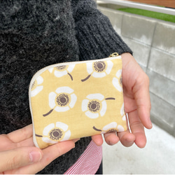 アネモネの花　黄色のL字ファスナーミニ財布 2枚目の画像