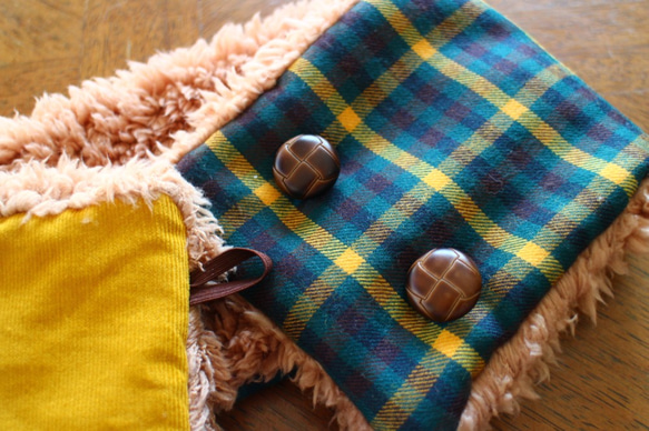 (K-sama order) Fluffy button neck warmer check yellow 第3張的照片