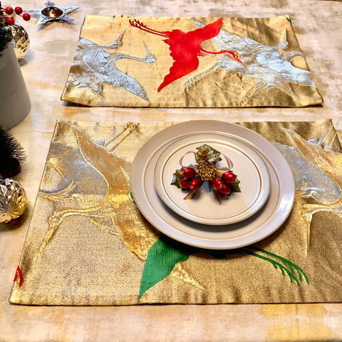 帯のランチョンマット 金に赤と緑の鶴（2枚セット） 撥水加工 着物