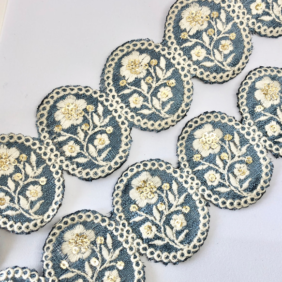 【50cm単位】ライトブルーオーバル型  インド刺繍リボンハンドメイド材料　りぼん素材 1枚目の画像