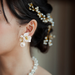 白いお花とパールのピアス 【イヤリング 金属アレルギー 結婚式