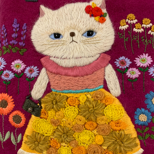 お花刺繍のドレスを着た猫さん 羊毛フェルト生地のバッグ ハンドバッグ はなひなこ 通販｜Creema(クリーマ) 17996465