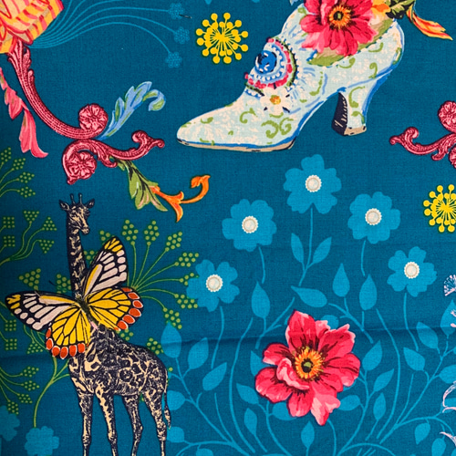 猫さんとお花畑刺繍　羊毛フェルト生地のバッグ 猫さんとお花畑刺繍 羊毛フェルト生地のバッグ ハンドバッグ は
