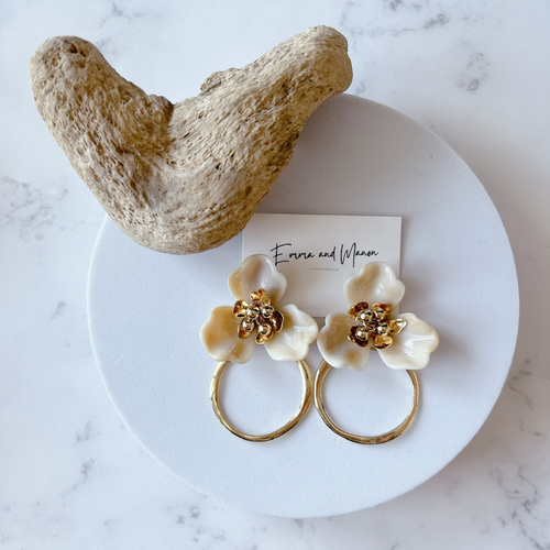 金属アレルギー対応✨ チタンポスト アンティーク フラワー 大ぶり