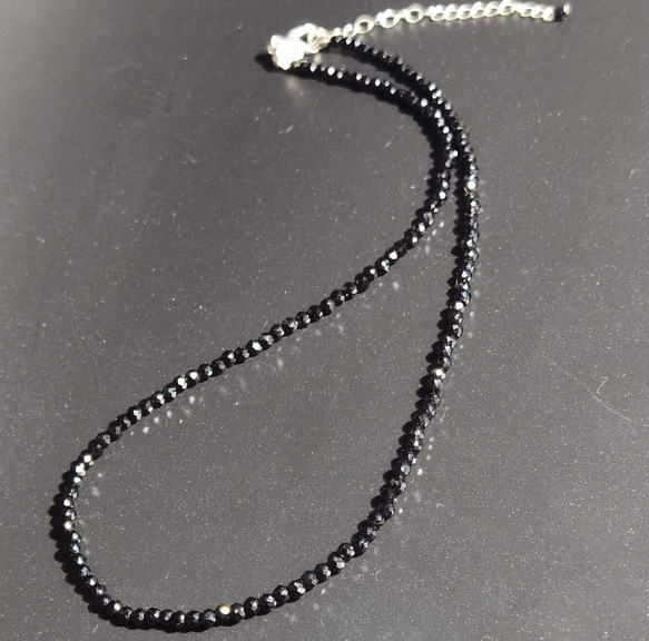 秋の定番ジュエリー 天然黒スピネルカット玉1連 ネックレス ネックレス