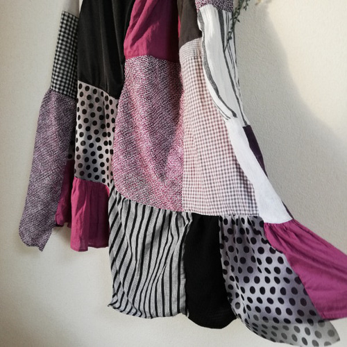 水玉・ちりめん・レースの、つぎはき不揃いのスカート ピンクパープル