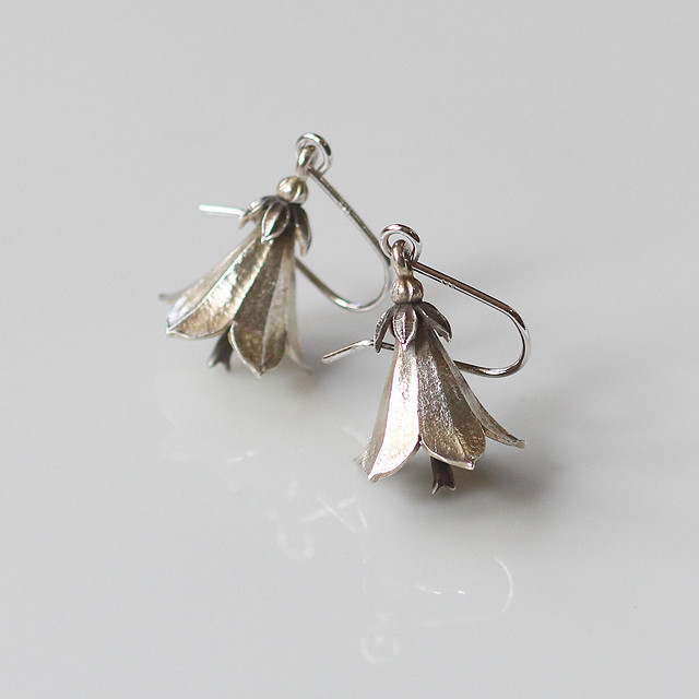 ソバナのピアス 9,990円