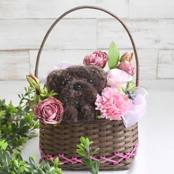 もこペット【茶犬・ピンクバスケット】プリザーブドフラワー 犬 花 犬好き 誕生日 母の日 送別品 お祝い ペット 3枚目の画像