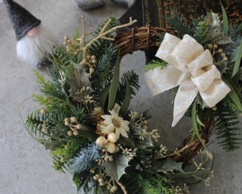 2.リボンハーフリース クリスマスリース(ホワイトゴールドリボン)/ハーフリース/ドアリース