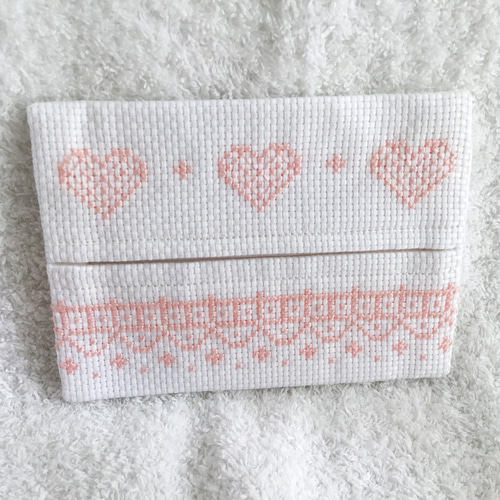 クロスステッチのポケットティッシュケース（ハート柄）・白 その他