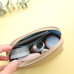 ポーチM トリヨンクレマンス　シャンパンゴールド×ブルー 2枚目の画像