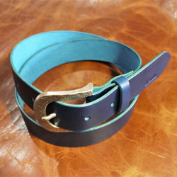 一枚革のベルト（幅35ミリ・イタリアンレザー「ブッテーロ」ブルー）受注生産品（最長115cmまで） 5枚目の画像