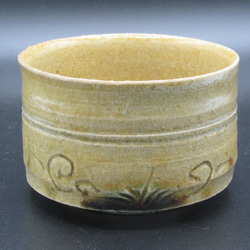黄瀬戸筒茶碗・秋草紋様（薪釜焼成）　創作陶器 4枚目の画像