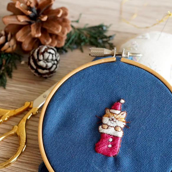 [[刺繍キット]クリスマスネコ②ブーツネコ 手刺繍飾り 12枚目の画像