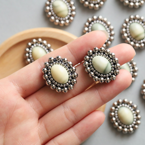 ビーズ刺繍カボション オーダーページ ビーズ刺繍カボション】ホワイト アイボリー ライトグリーン ビーズ