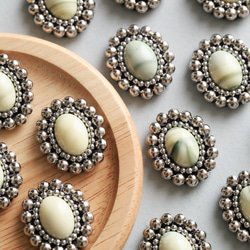 【no.1212】グリーン　シルバー　ビーズ刺繍　ハンドメイドアクセサリー ビーズ刺繍カボション】ホワイト アイボリー ライトグリーン