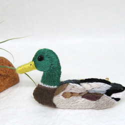 【リニューアル】マガモ☆鳥の刺繍ブローチ 3枚目の画像