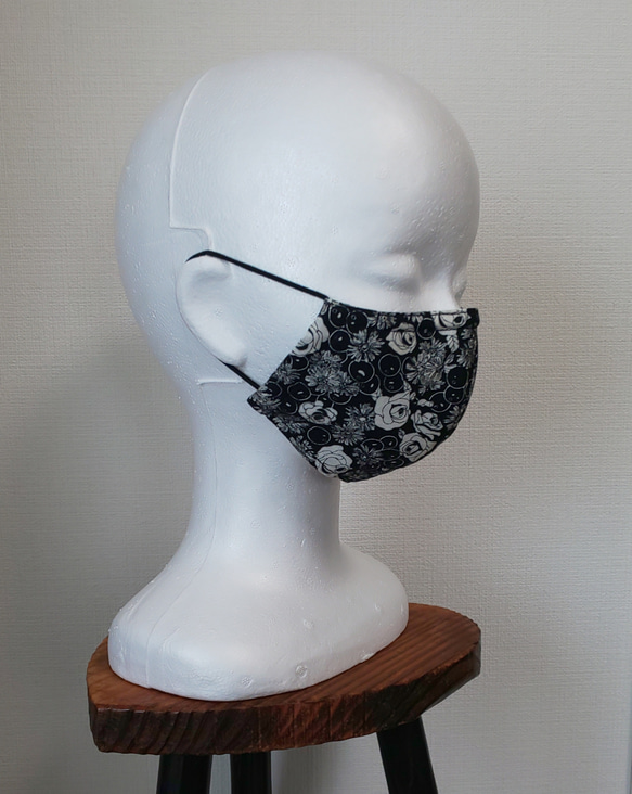 黒 バラ上品キレイめ布マスク 不織布フィルター ノーズワイヤー セラミド加工保湿加工ガーゼ使用  クリスマスギフト 7枚目の画像