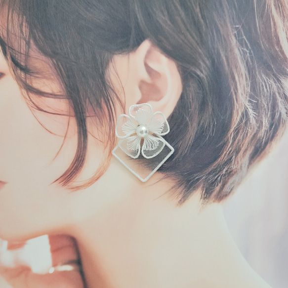 【earring】花×スクエアイヤリング(大)[オートクチュール刺繍] 6枚目の画像
