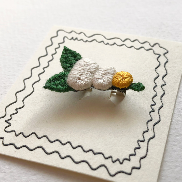 縁起物・鏡餅・刺繍・ブローチ 2枚目の画像