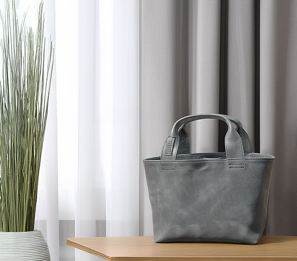 上質なプルアップレザー>男女兼用タウンユース向け超軽量ミニトート