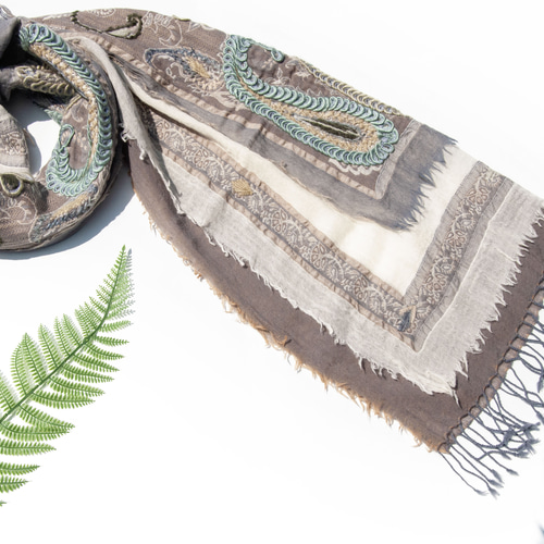 ヘイリー愛用◆TOTEME◆ 刺繍入り ウールカシミヤスカーフ 楽天市場】Toteme トーテム マフラー CLASSIC WOOL SCARF