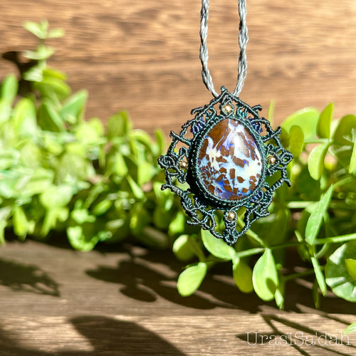 可愛すぎるフェミニンデザイン♪ ボルダーオパール ペンダント