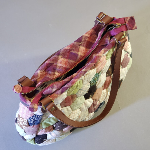 パッチワーク　バッグ　ハンドメイド 槑さん手作りバッグ】ハニカムパッチワーク～パッチワークバッグ