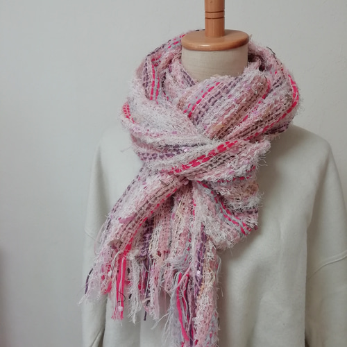 手織りのマフラー 穏やかなピンク、いちごミルク色♪ マフラー おり  