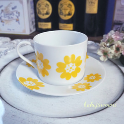 黄色い花柄のカップ&ソーサー 2枚目の画像